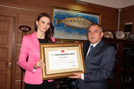 Deputata Türkiyə vilayətinin fəxri vətəndaşı adı verildi - FOTO
