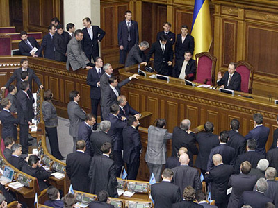 Ukrayna parlamenti referenduma icazə vermədi