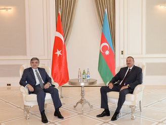 İlham Əliyev Abdulla Güllə görüşüb