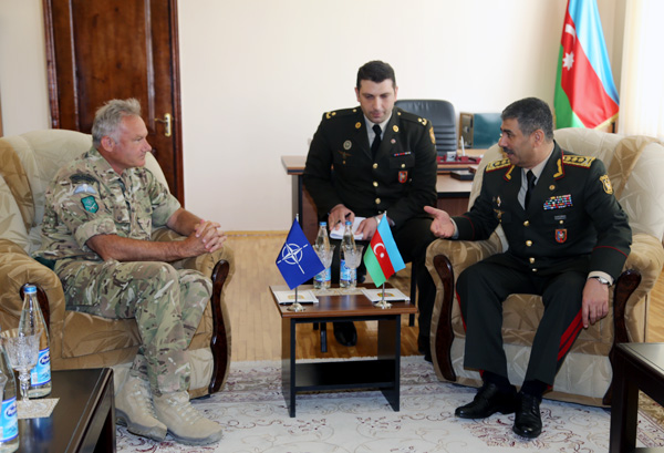 Zakir Həsənov NATO generalını qəbul edib