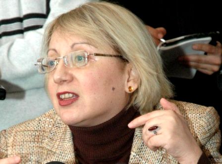 Leyla Yunus "Unibank"ı ittiham etdi 