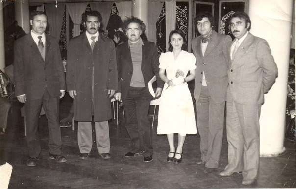 Dar ağacına aparan yoldakı bələdçi şairlər - FOTO