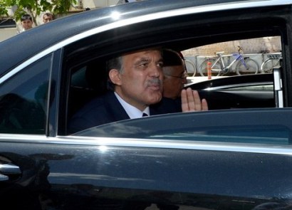 Türkiyə prezidenti faciə baş verən qəsəbəyə gedib