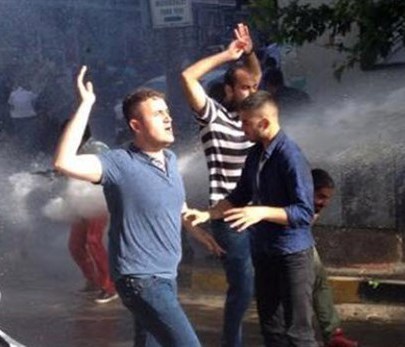 Türkiyənin Soma şəhərində mədən faciəsinə etiraz edənlər dağıdılıb