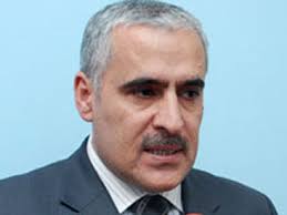 Vüqar Rəhimzadə: “Bəzi qəzetlər anadangəlmə “reket”dir” 
