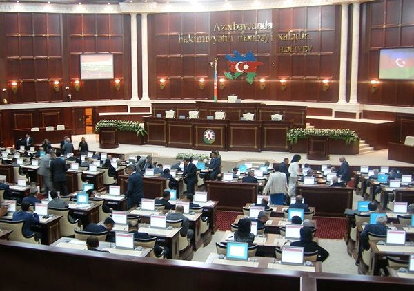 Milli Məclisdə hazırlanan daha bir qanun böyük mübahisə doğura bilər 