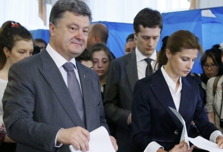 Pyotr Poroşenko Ukraynanın yeni prezidenti seçilib