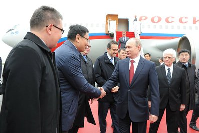 Putin Qazaxıstana gəldi - FOTO