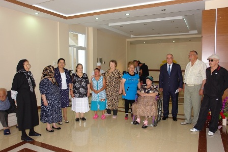 Qocalar pulsuz tibbi müayinədən keçdilər - FOTO