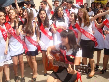 Bu il XI sinfi 86797 məzun bitirir, I sinfə 138 min şagird gedəcək