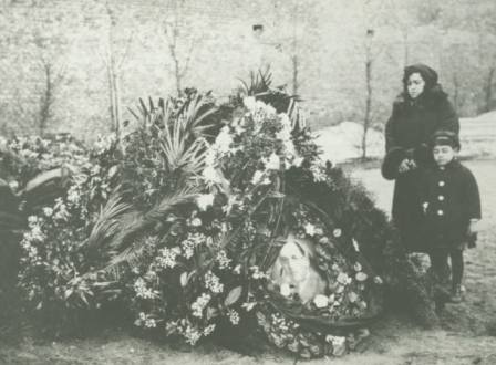 “Qürbətin doğma məzarları” - Nəriman Nərimanovun Leninə qonşu olan qəbri 