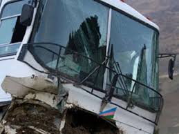 Bakıda iki sərnişin avtobusu toqquşub, 12 yaralı var