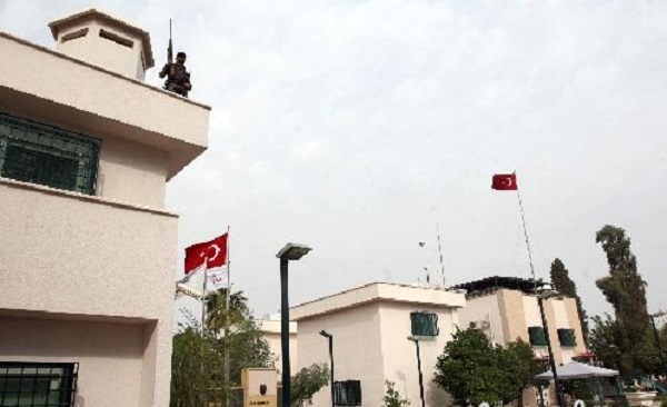Türkiyənin Mosuldakı konsulu girov götürülüb