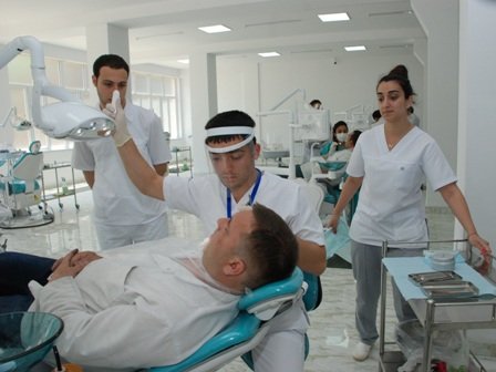 “Həmin klinikaların lisenziyaları əllərindən alınsın!” - Vahid Əhmədov