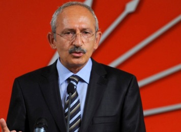 CHP-də İhsanoğlu qalmaqalı istefalara səbəb oldu 