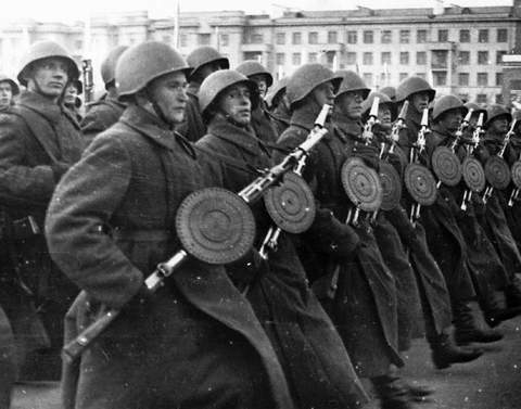 Hitlerin sovetlərə hücumundan 73 il ötür - TARİX