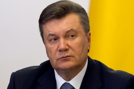 Ölkədən qaçan Yanukoviç ilk MÜSAHİBƏSİNİ verdi