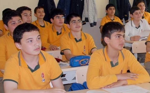 Azərbaycanda bağlanan türk liseylərinin şagirdlərinə yeni xəbər var