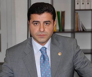 Türkiyədə kürd partiyasının rəhbəri prezidentliyə namizəd oldu