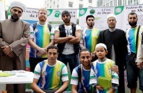 Dünya kubokuna gəlib müsəlman oldular