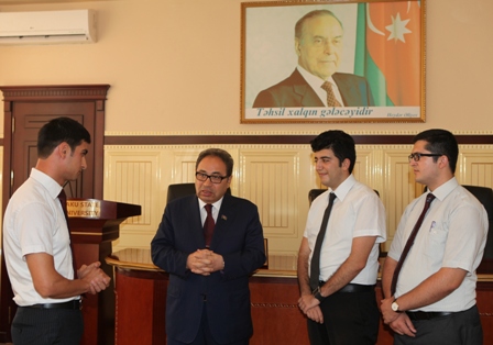 "Ən fəal və ən yaxşı rektor" mükafatı Abel Məhərrəmova təqdim olunub