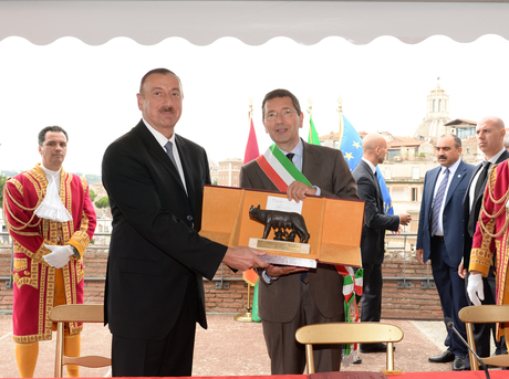 İlham Əliyev İtaliya jurnalistlərinə müsahibə verdi – FOTOLAR 