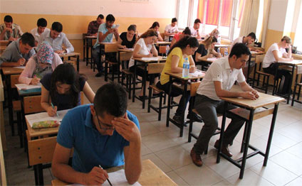 Qəbul imtahanlarında 7 nəfər 700 bal toplayıb
