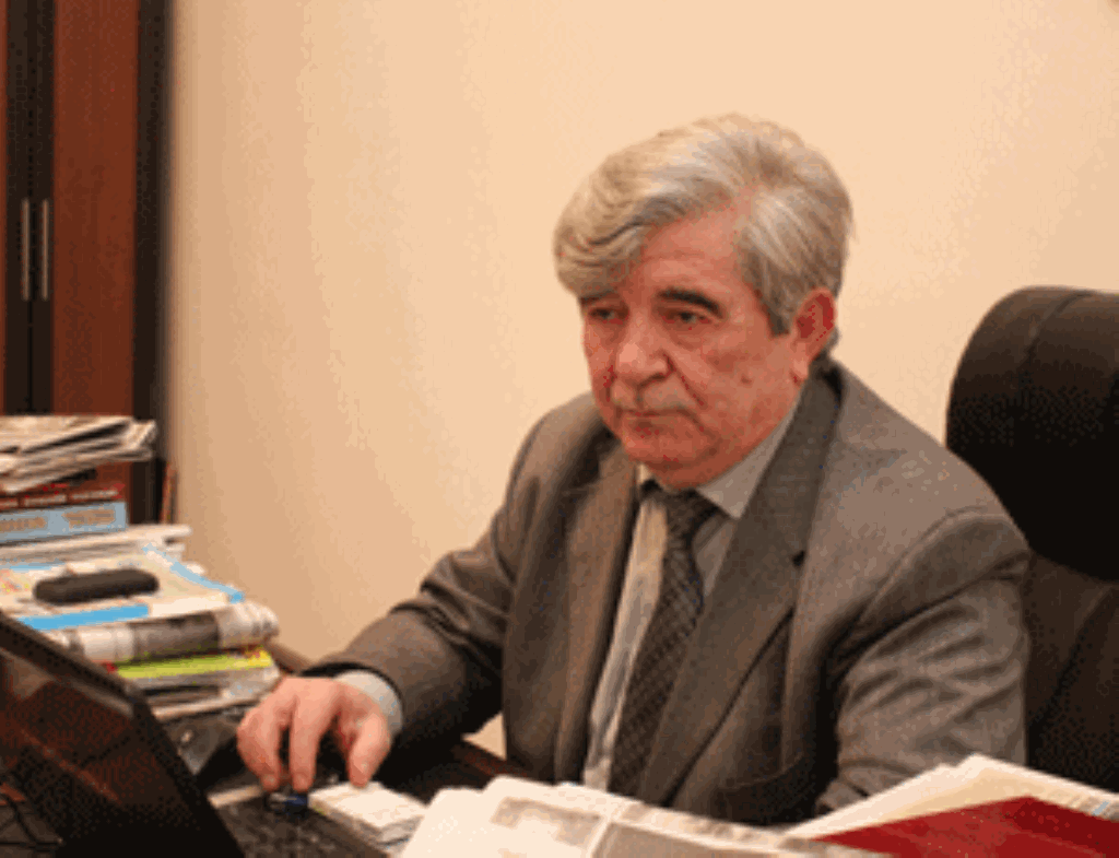 Yazıçılar Birliyinin katibi vəfat etdi
