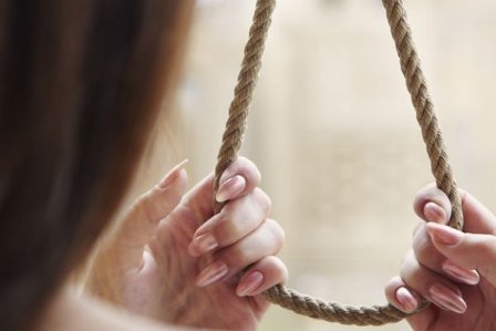 Saatlıda dəhşətli intihar: yeznə və baldız özlərini asdılar