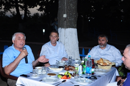 Deputatla görüş-söhbət iftar süfrəsi ilə sona çatdı - FOTO