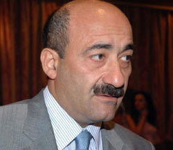 Əbülfəs Qarayev köməkçisinə daha yüksək vəzifə verdi