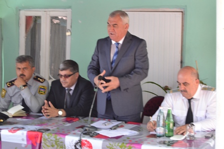 İcra başçısı yandırılmış evlərin bərpası barədə tapşırıq verib
