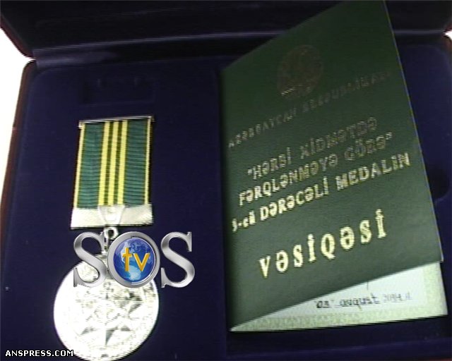 Medal şəhidin atasına təqdim edildi -  FOTO