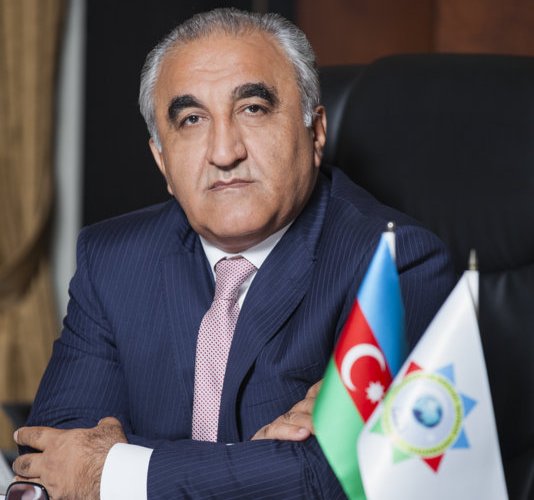 Universitet rektoru tələbə adı qazanan gənclərlə görüşdü 