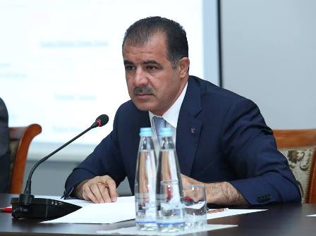 Elmar Vəliyev 100 nəfərin şikayətinə baxıb
