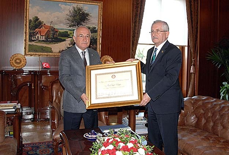 Ərdoğan rəsmən prezident élan olundu