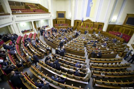  Poroşenko Ali Radanın səlahiyyətlərini dayandırdı 