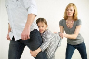 Boşanma zamanı uşaq hansı hallarda ataya verilir?