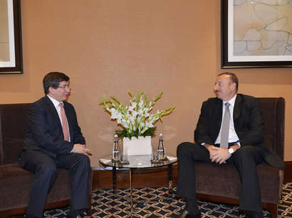 İlham Əliyev Davudoğlu ilə DANIŞDI