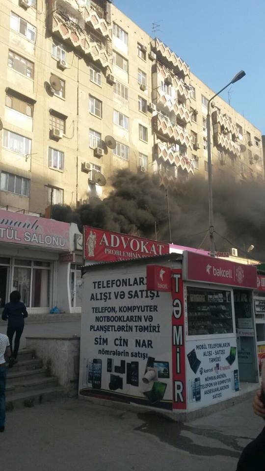 Bakıda - “Həzi Aslanov”da mənzil yanır - FOTO