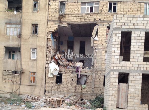 FHN: Abşerondakı partlayış olan binadan 3 nəfər xilas edilib, 2-si axtarılır