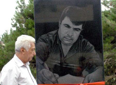 Elmar Hüseynovun atası vəfat etdi
