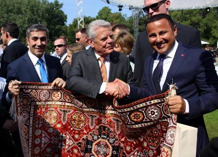Azərbaycandan olan QHT rəhbərləri Almaniya prezidenti ilə görüşüb - FOTO