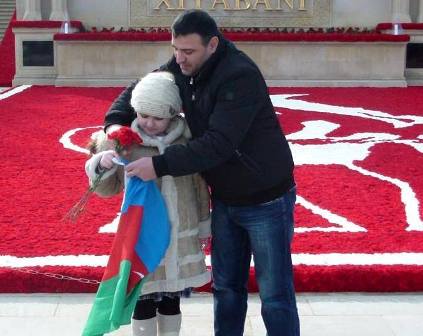 Girovluqda öldürülən Həsən Həsənovun qızı 1-ci sinfə getdi - FOTO