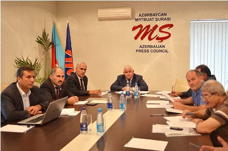 Mətbuat Şurası saytlardan şikayətlərə baxdı