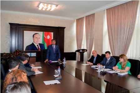 Nərimanov rayonunda yüksək bal toplamış tələbələrlə görüş keçirilib