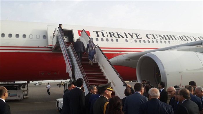 Əhməd Davudoğlu Bakı səfərini yarımçıq qoydu - Türk diplomatları İŞİD girovluğundan qurtuldu