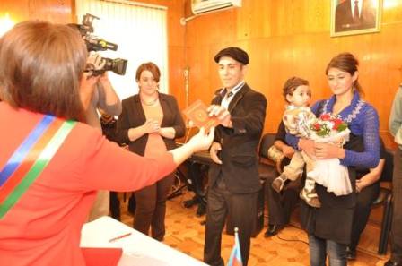 Azərbaycanda ilk dəfə iki məhkum türmədə evləndi - FOTOLAR
