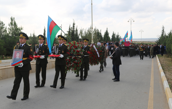 Şəhidin şəhid oğlu dəfn edildi - FOTOLAR