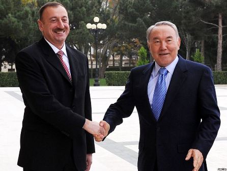 İlham Əliyev Nazarbayevlə görüşdü 